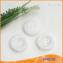 Bouton en polyester / bouton en plastique / bouton résine pour le manteau BP4215